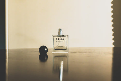 Dancing Lilies eau de parfum, cap off